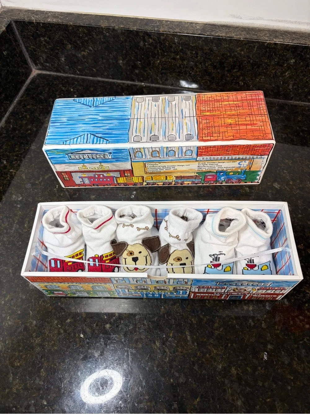 NEW Infant Socks Gift Set with Reusable Storage Box 0-12 months